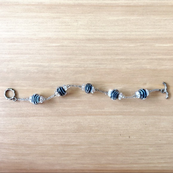 free with purchase! striped beaded bracelet - Picture 3 of 3